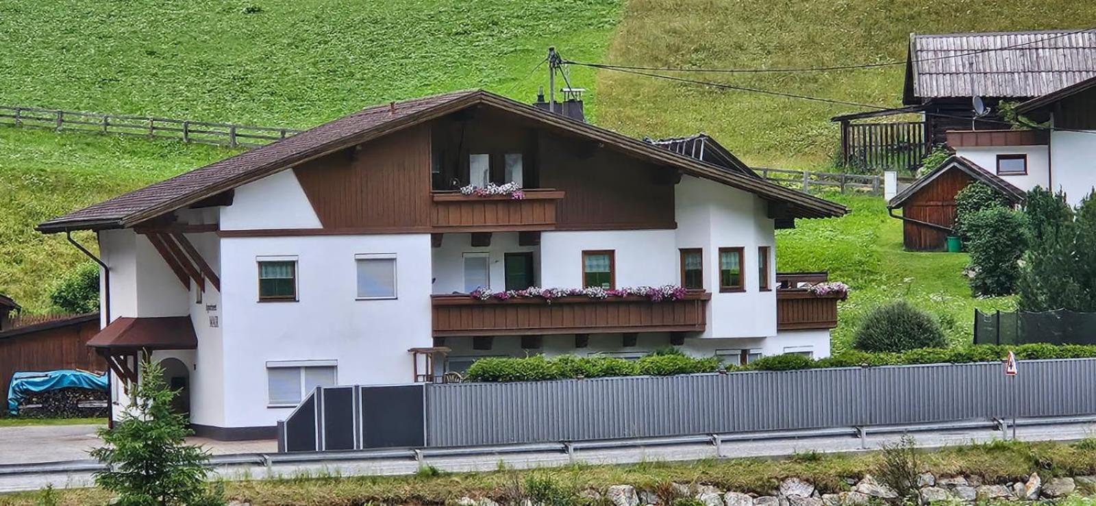 Mair Apartment St. Leonhard im Pitztal